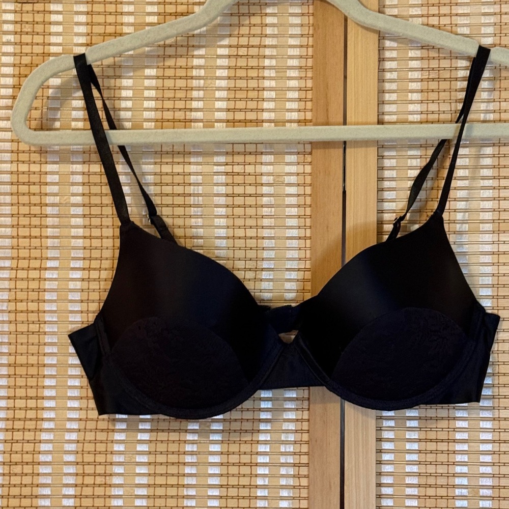Nicole Miller New York Black Lace Overlay Underwire Bra 36C Style 9144-SB Sexy